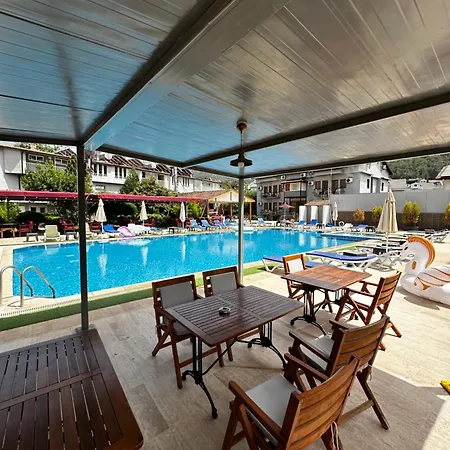 Hotel Carmina Ovacık