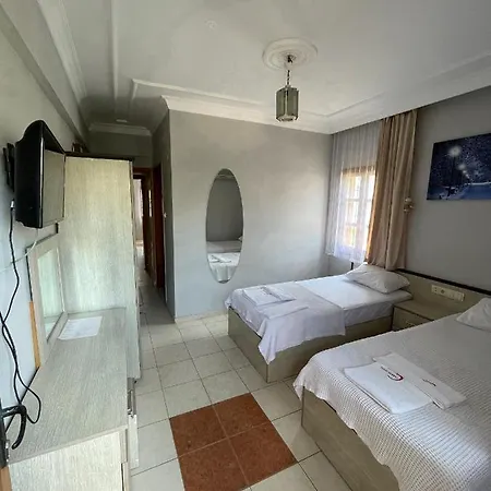 Carmina Hotel 3*