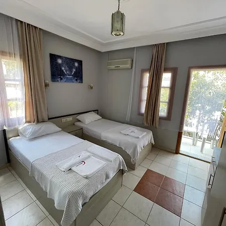 Carmina Hotel 3*
